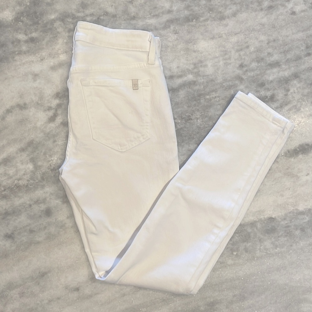 Joe’s skinny ankle jeans in white. US size 26. Stretchy fit. ECU